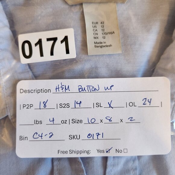 H&M Sleeveless Button Down Top Women's 12 Light Blue Fitted‎ V-Neck Tailored Fit - Picture 7 of 7